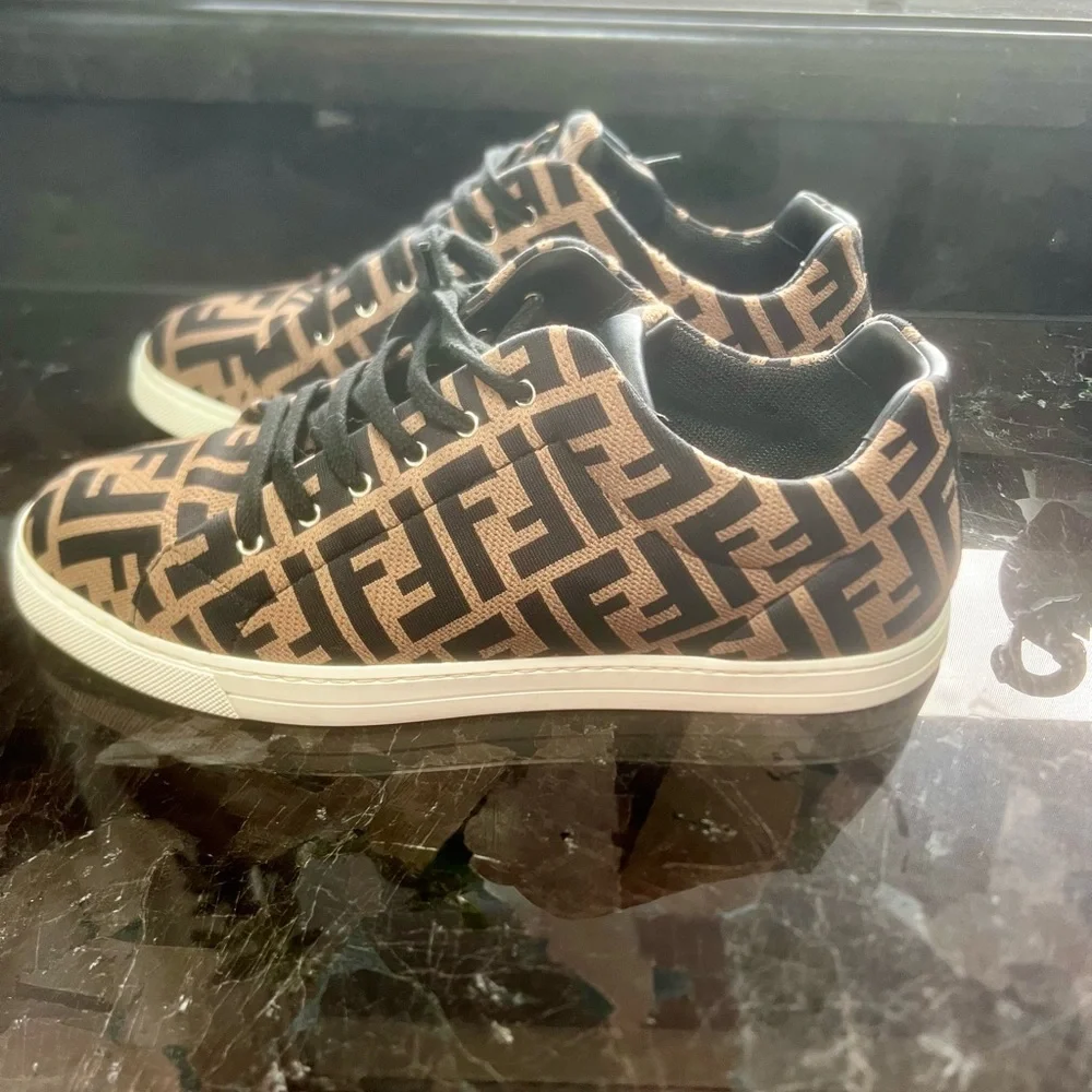 Fendi Men's Black and Tan Sneakers - Picture 2 of 5
